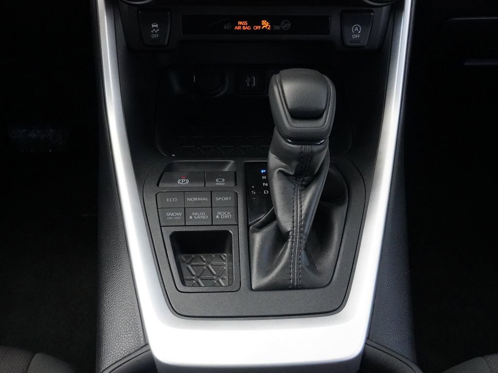 Used 2025 Toyota RAV4 XLE image 39