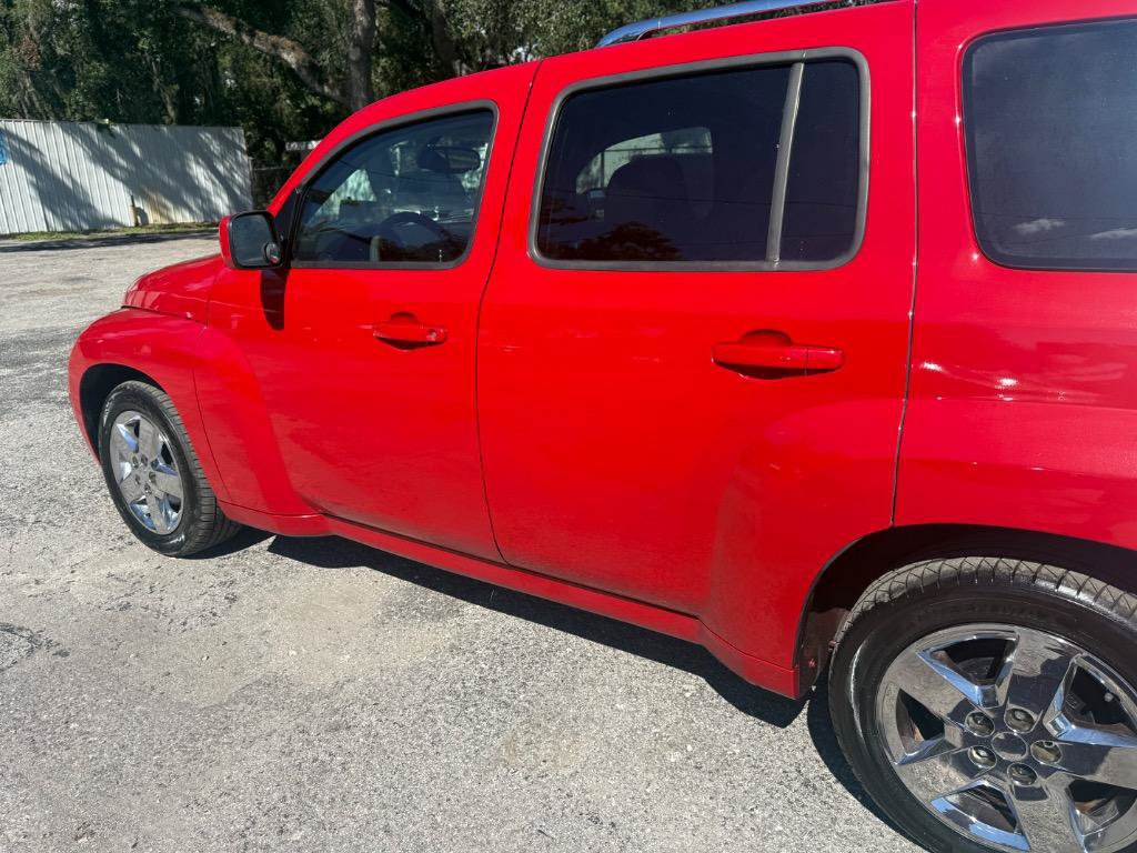 Used 2011 Chevrolet HHR LT FWD image 2