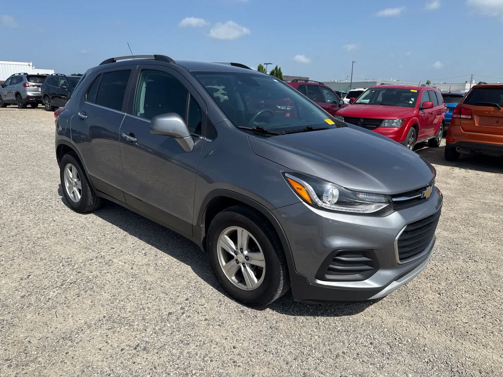 Used 2020 Chevrolet Trax LT w/ LT Convenience Package FWD image 4