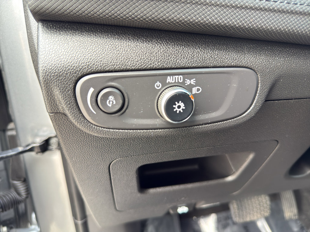 Used 2025 Chevrolet TrailBlazer LT w/ Convenience Package FWD image 13