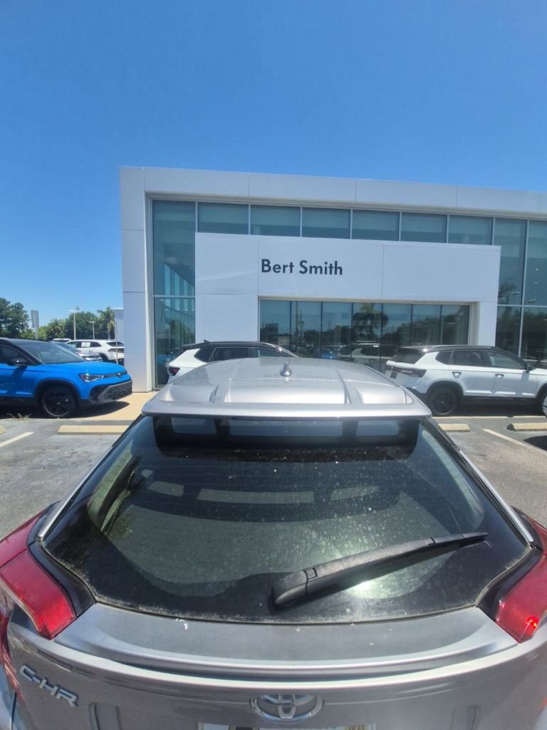 Used 2018 Toyota C-HR XLE FWD image 4