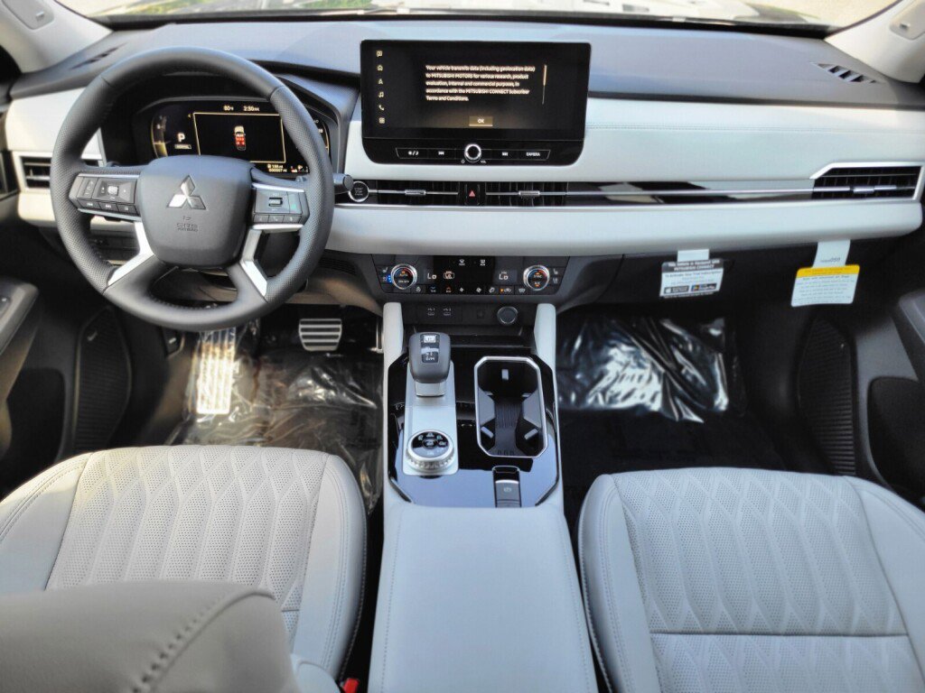 New 2025 Mitsubishi Outlander SEL image 10
