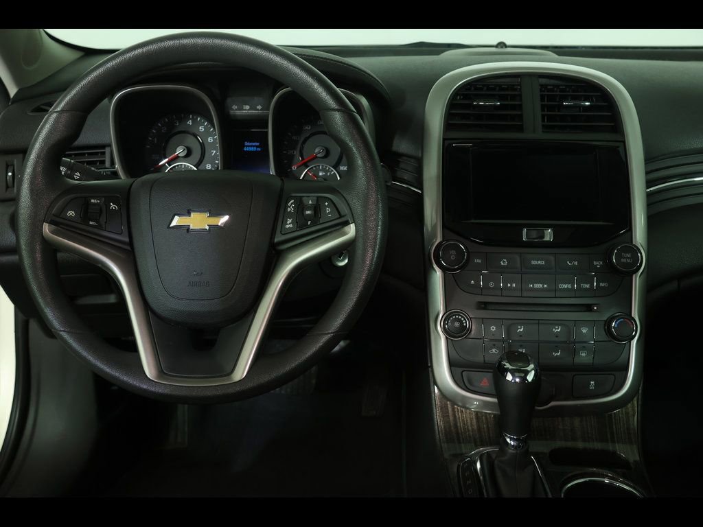 Used 2015 Chevrolet Malibu LT w/ Power Convenience Package FWD image 3