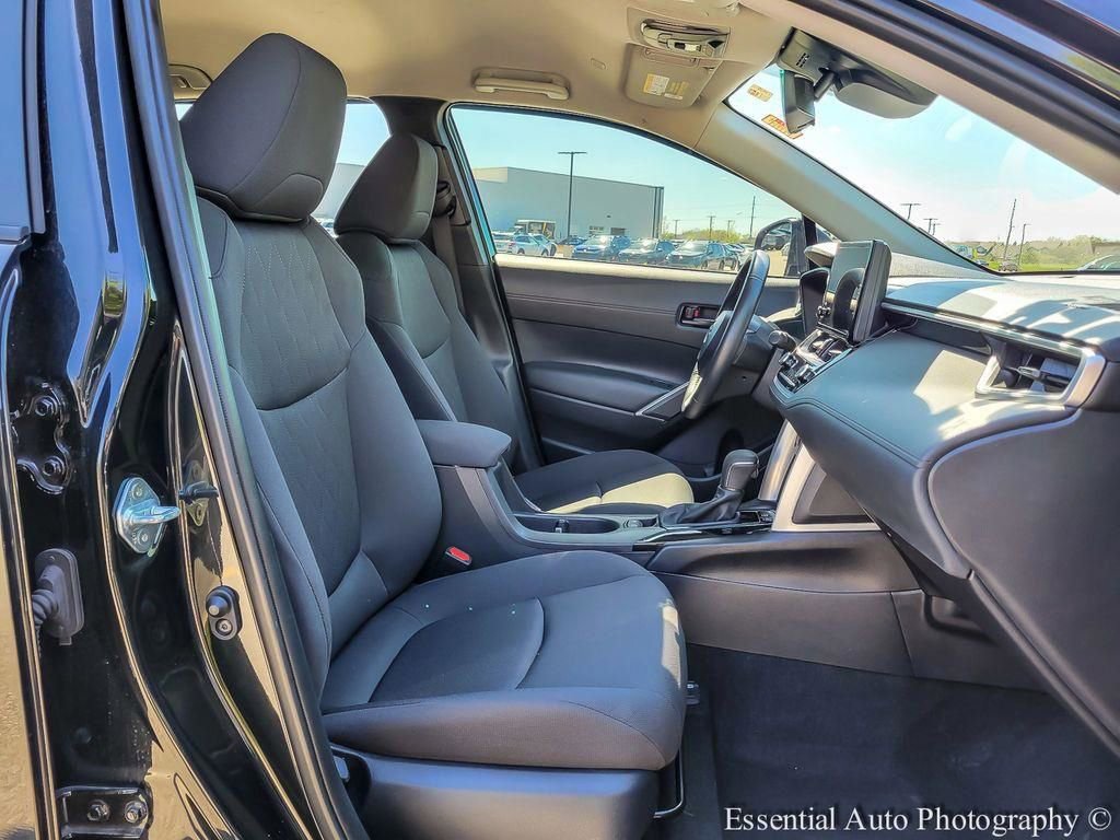 Used 2024 Toyota Corolla Cross LE FWD image 30