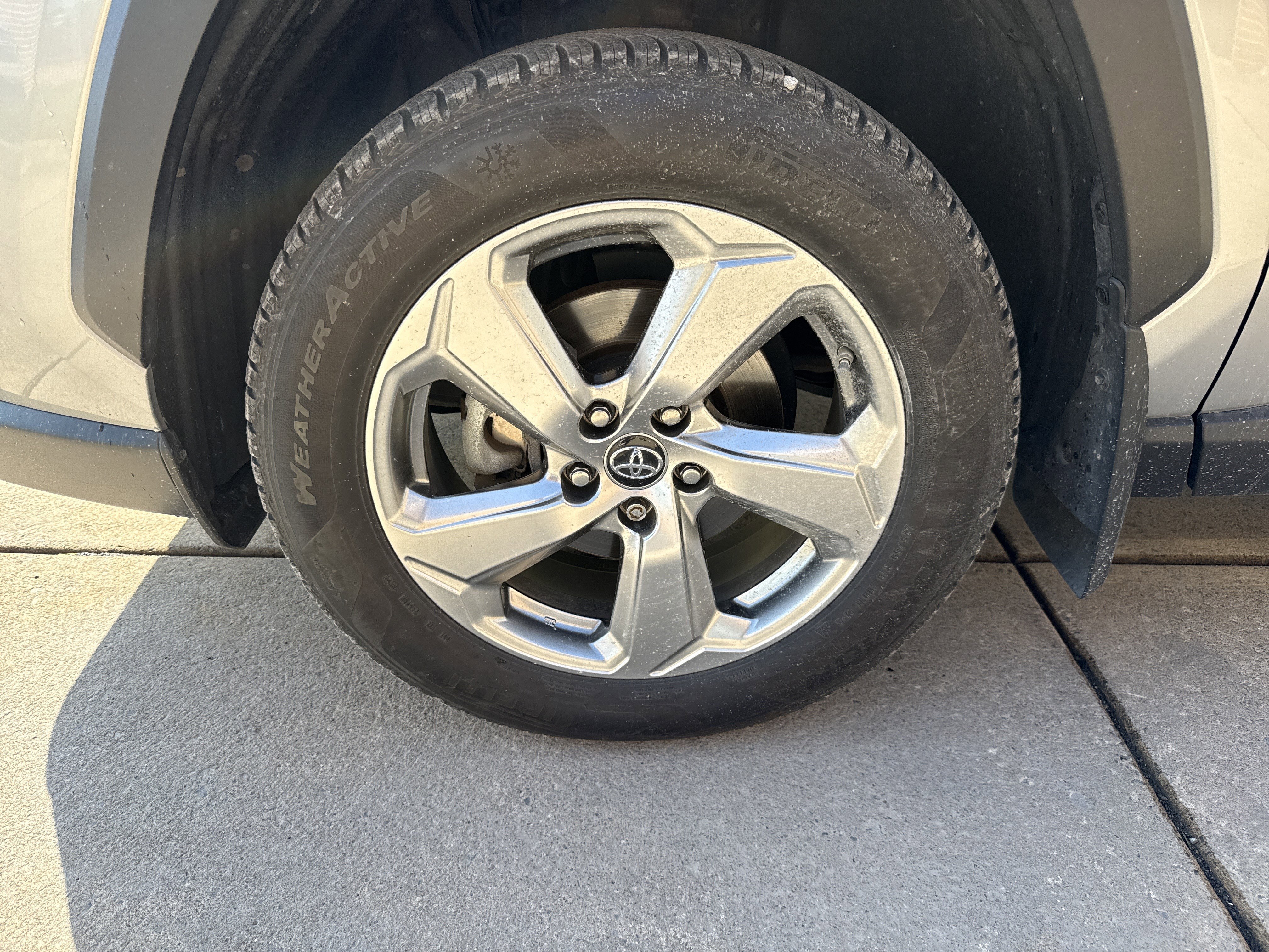 Used 2019 Toyota RAV4 Limited image 10