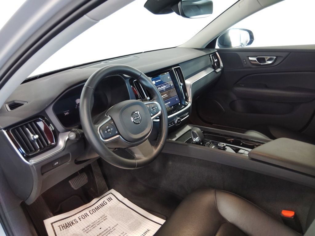 Used 2025 Volvo S60 B5 Core image 29