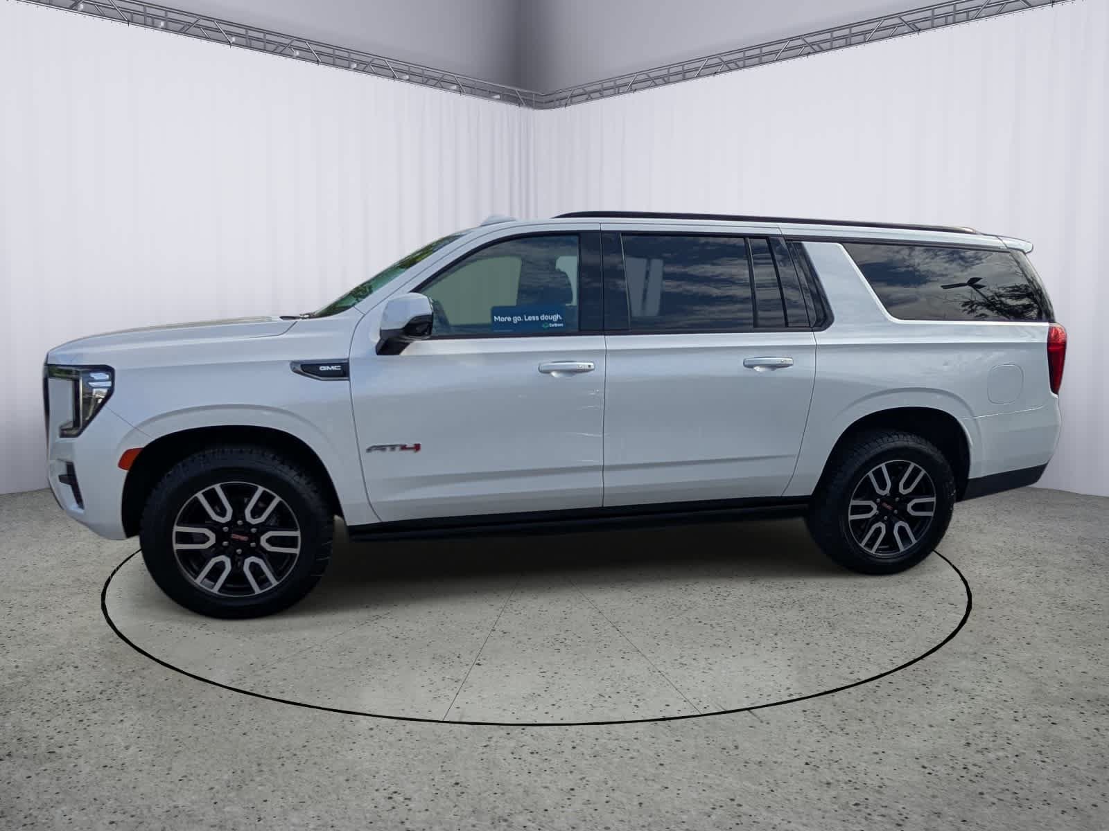 Used 2023 GMC Yukon XL AT4 w/ Technology Package AWD/4WD image 5