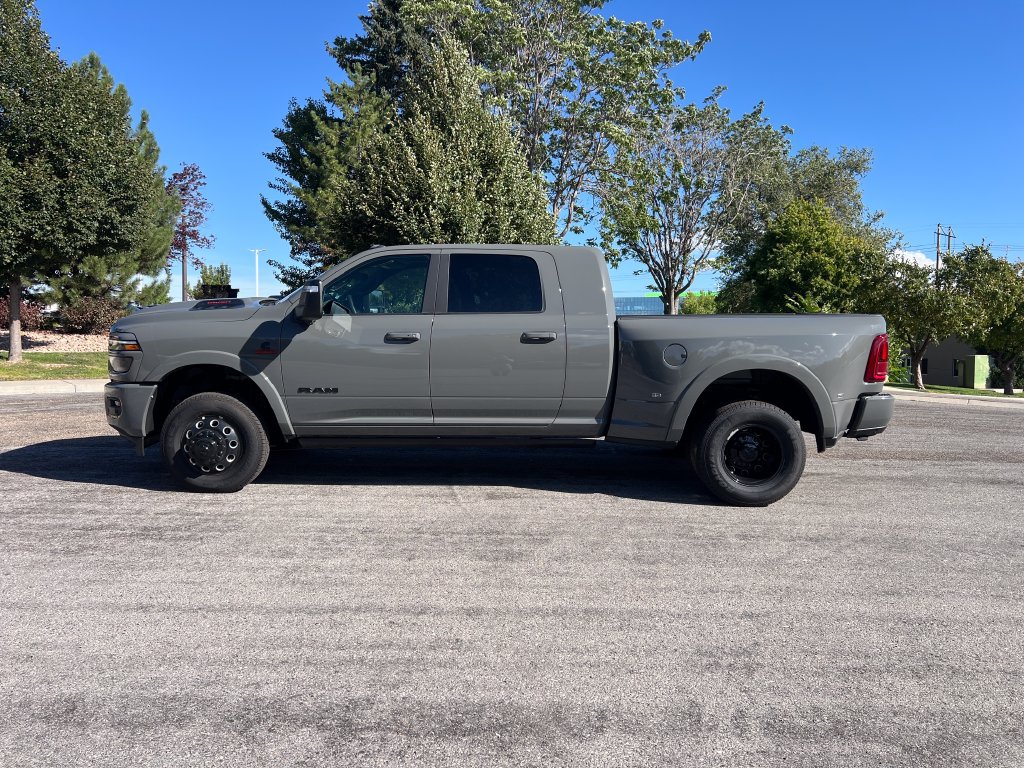 New 2026 RAM 3500 Limited AWD/4WD image 2