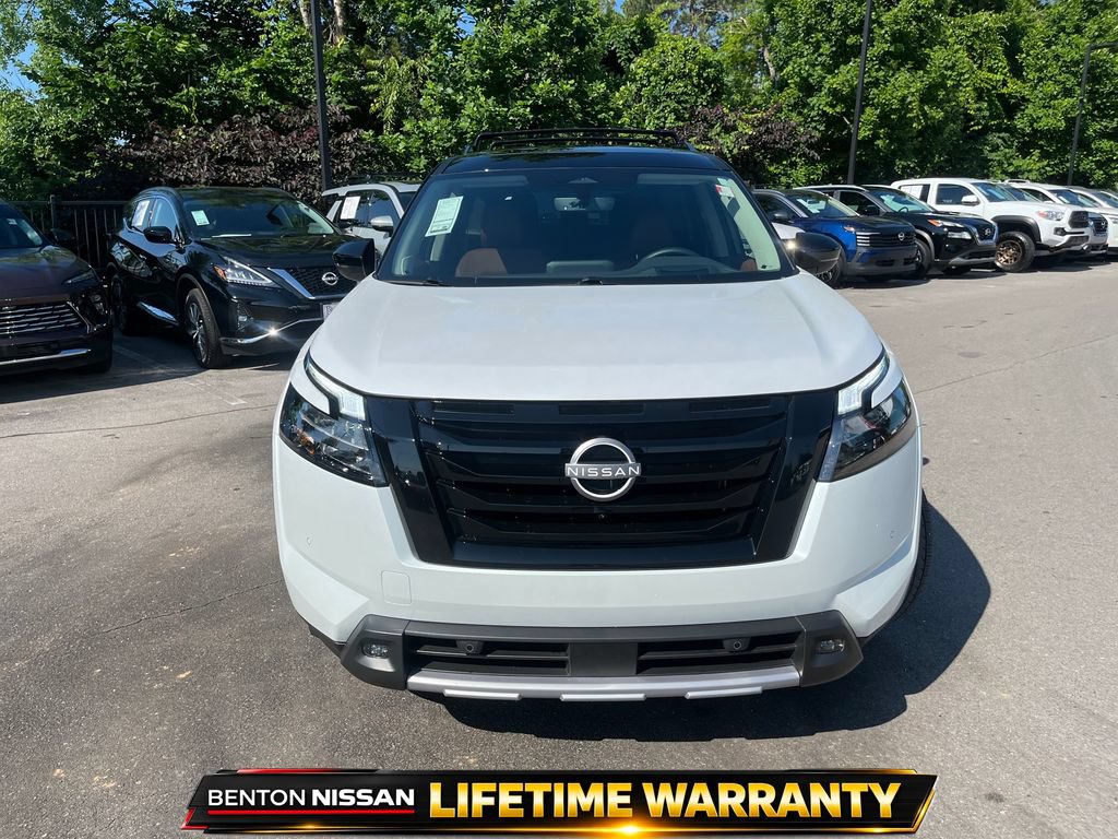 Used 2025 Nissan Pathfinder Platinum FWD image 10