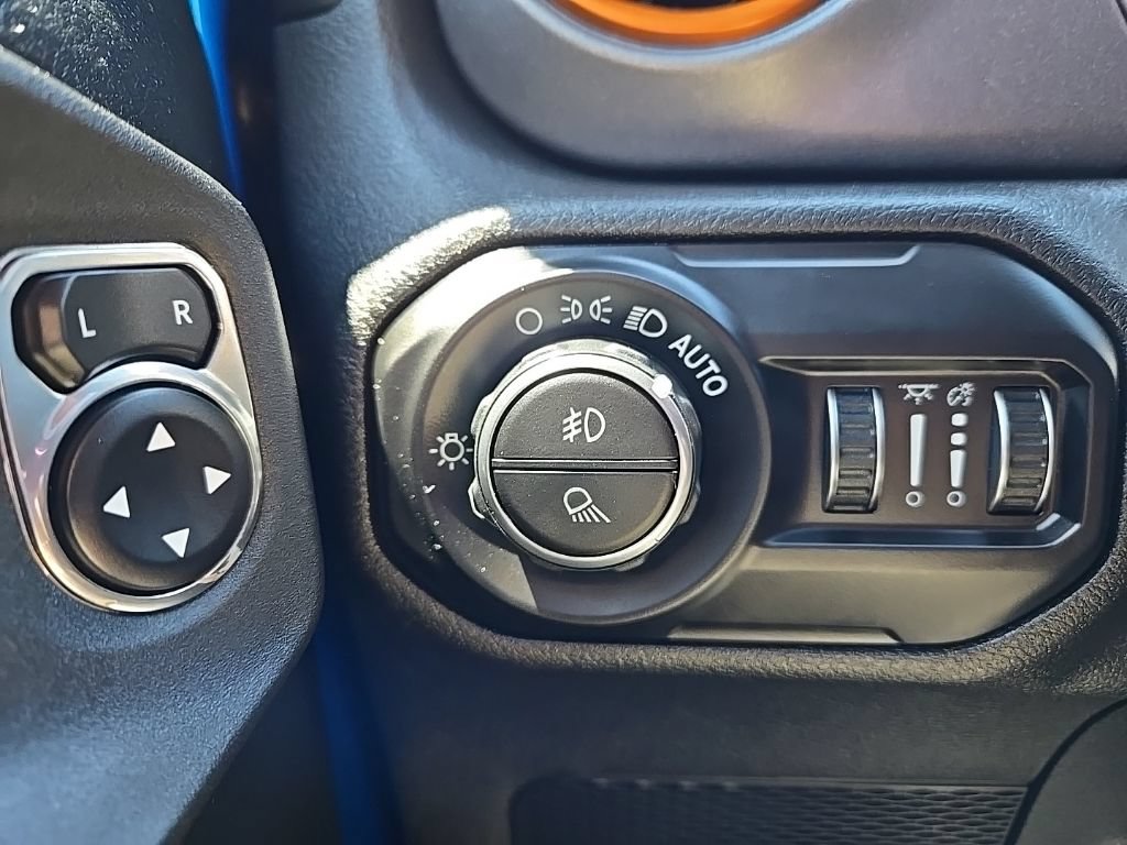 Used 2021 Jeep Gladiator Mojave AWD/4WD image 22