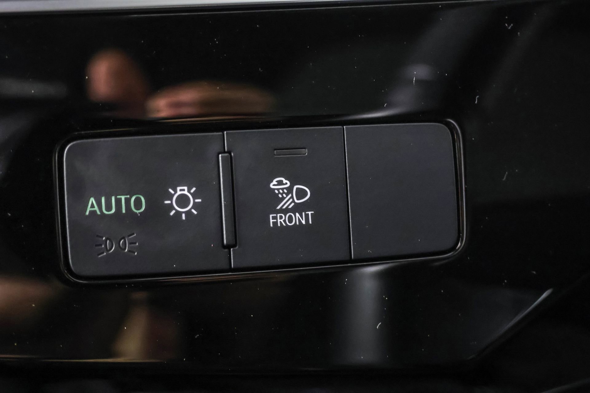 Used 2023 Audi e-tron Premium image 23