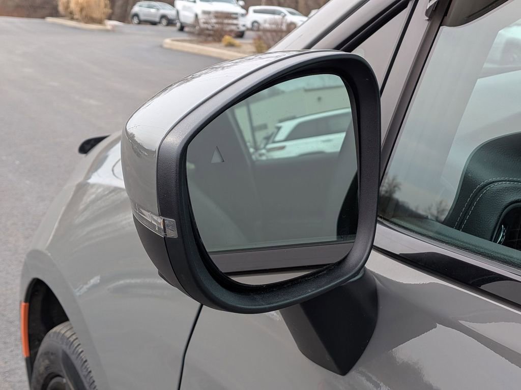 Used 2023 Chrysler Pacifica Touring-L w/ S Appearance Package image 11