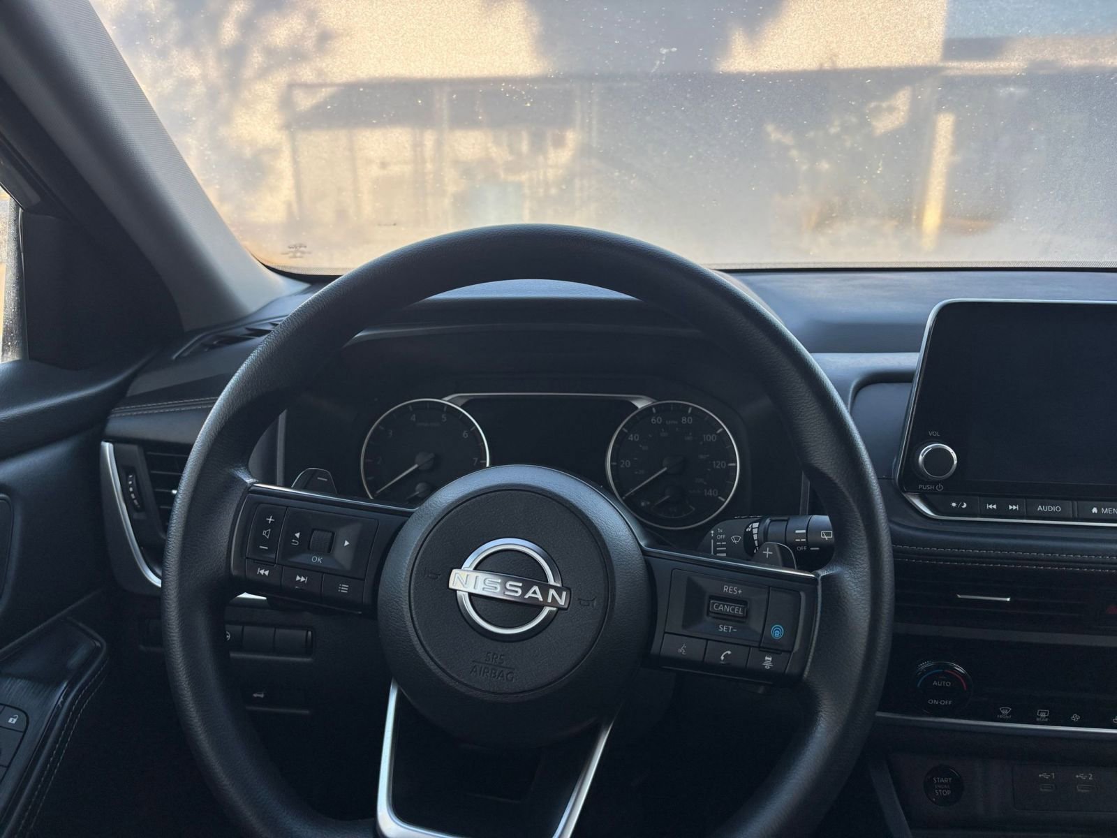 Used 2024 Nissan Rogue SV image 34