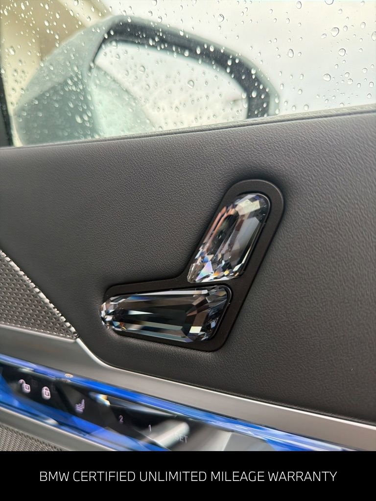 Certified 2024 BMW 760i xDrive w/ Executive Package image 32