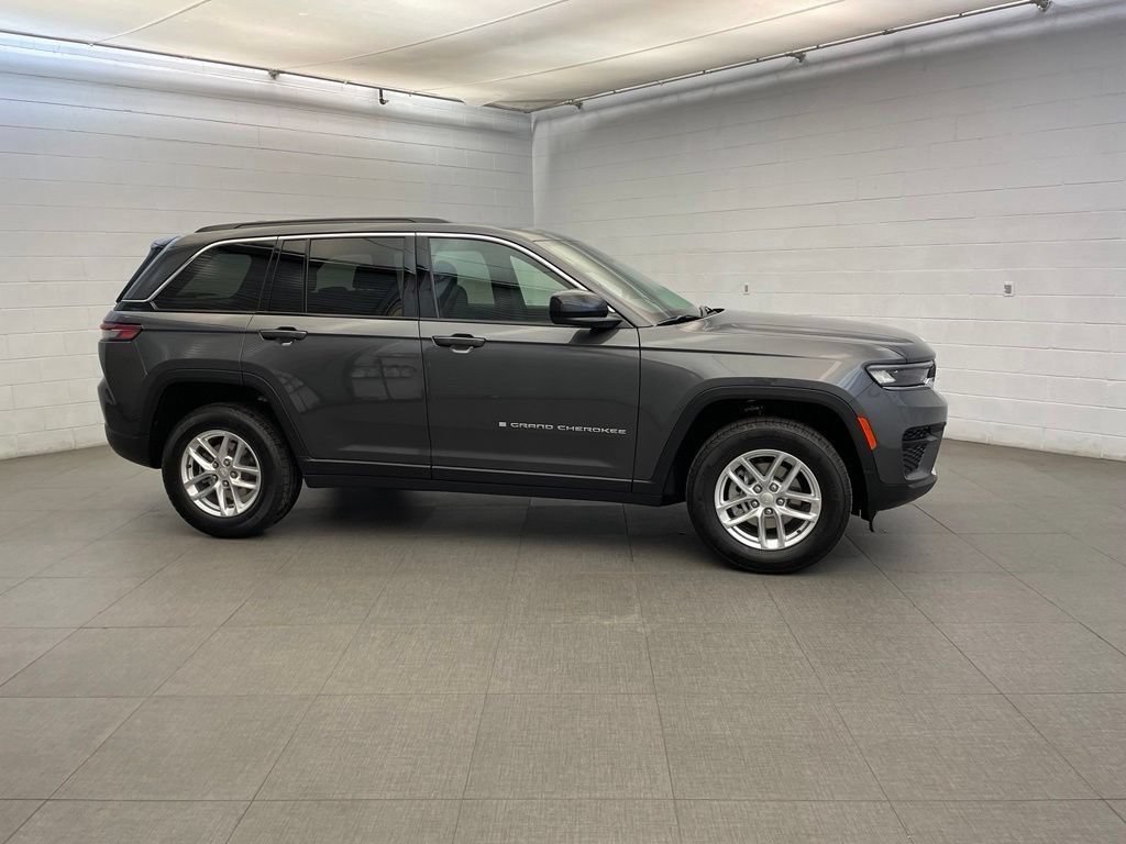 New 2026 Jeep Grand Cherokee Laredo X AWD/4WD image 2