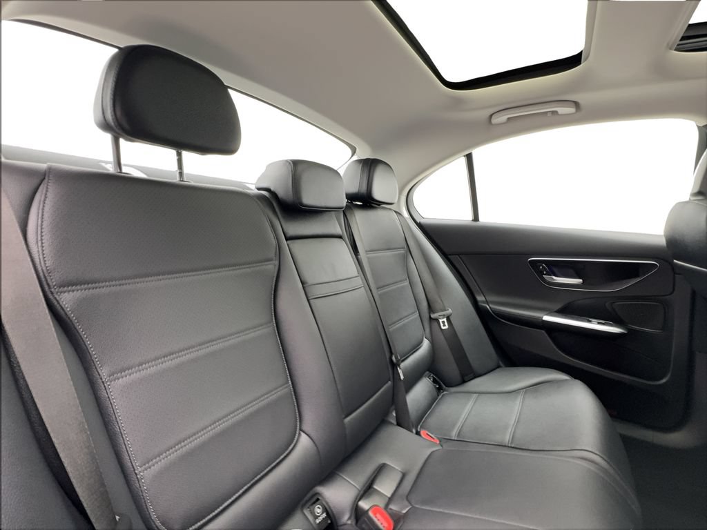 Used 2025 Mercedes-Benz C 300 4MATIC Sedan image 27