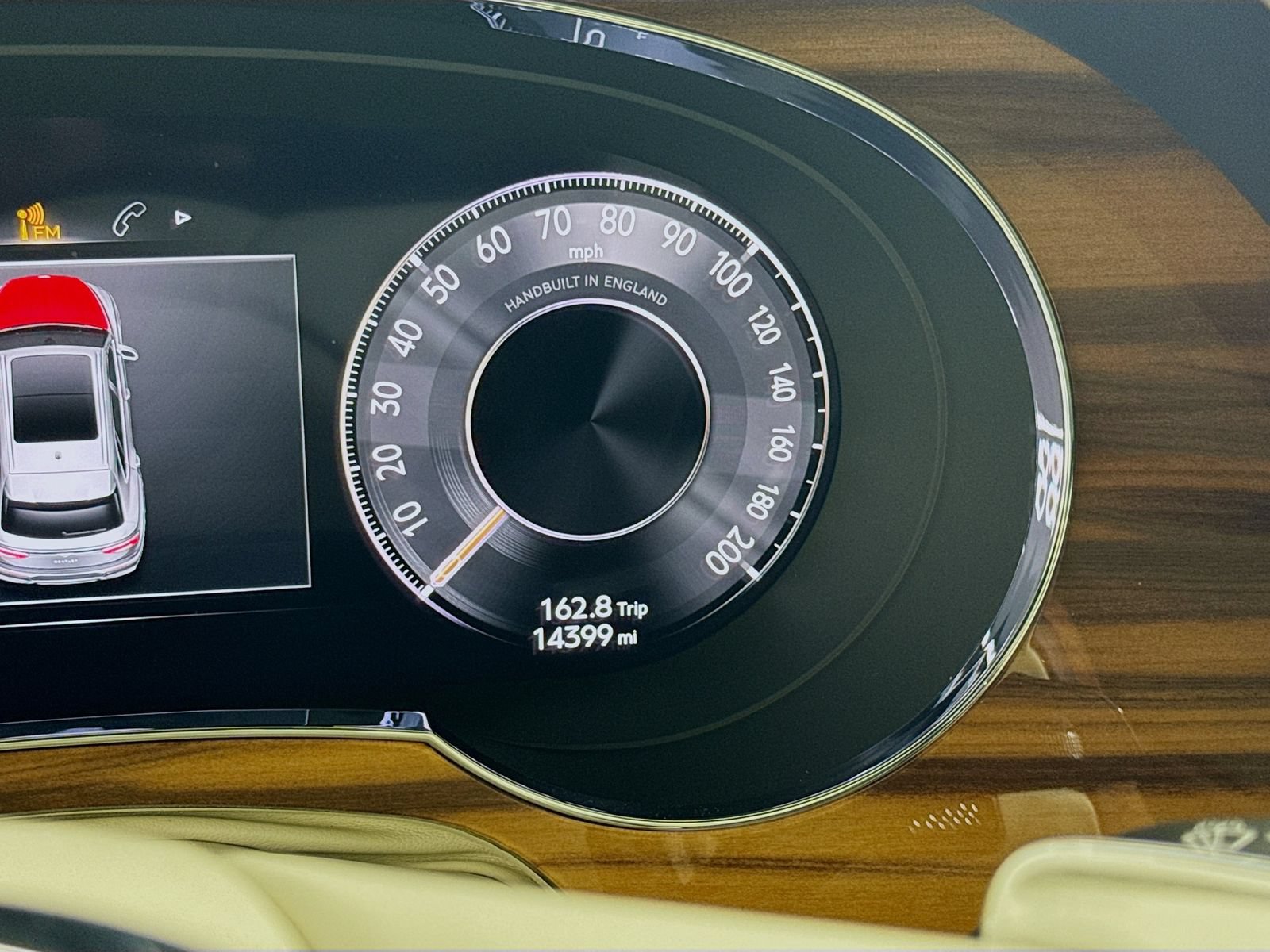Certified 2025 Bentley Bentayga AWD/4WD image 13