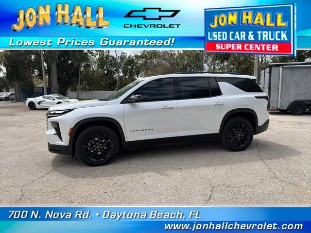 Used 2024 Chevrolet Traverse LT w/ Enhanced Driving Package image 3