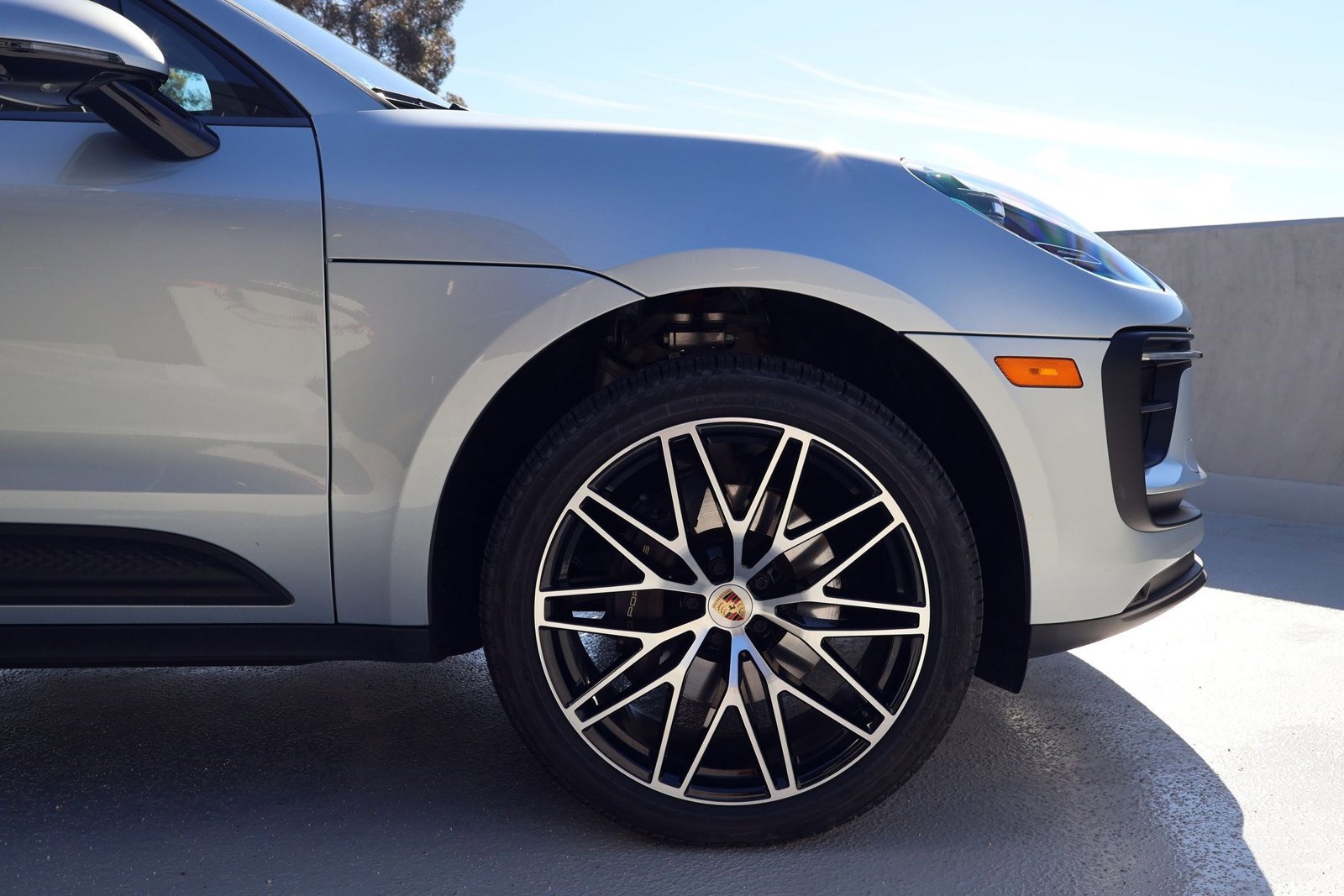 Certified 2025 Porsche Macan image 11