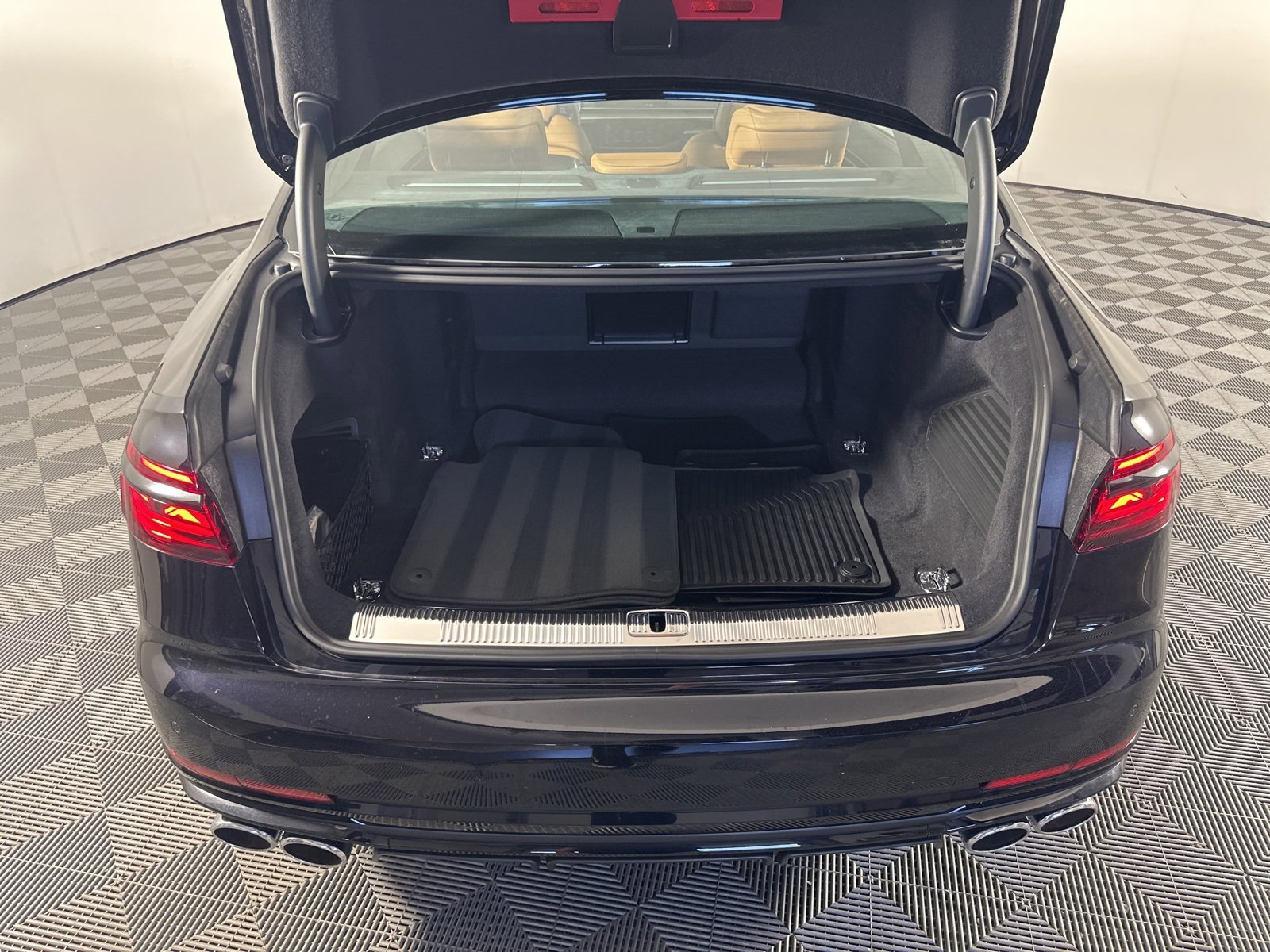 New 2025 Audi S8 image 23