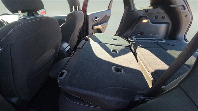 Used 2017 Jeep Cherokee Latitude image 18