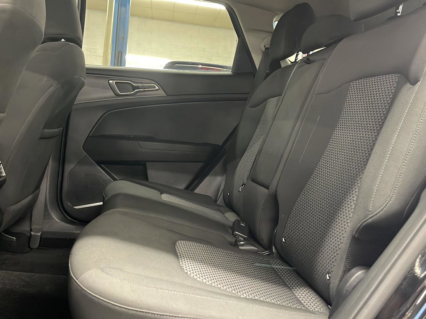Used 2025 Kia Sportage LX AWD/4WD image 8