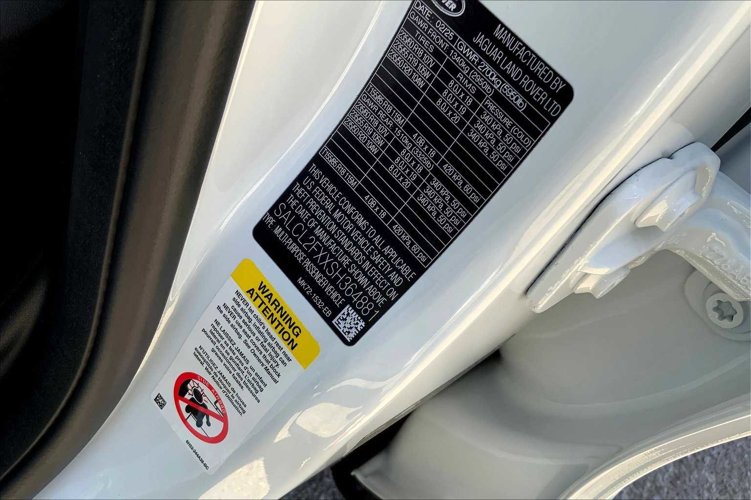 Used 2025 Land Rover Discovery Sport Dynamic SE image 19