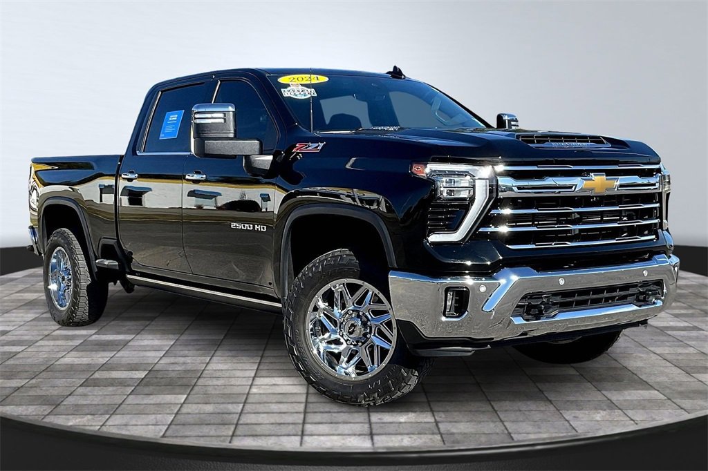 Used 2024 Chevrolet Silverado 2500 LTZ w/ LTZ Convenience Package image 12