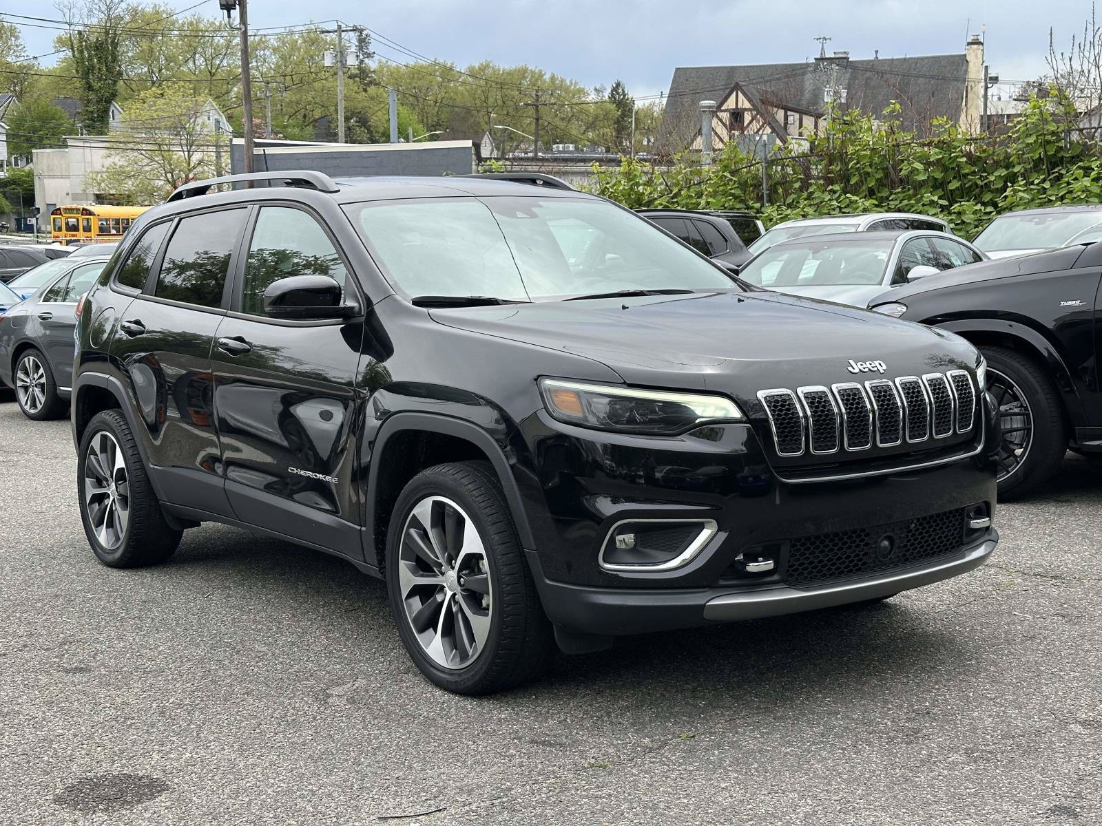 Used 2022 Jeep Cherokee Limited w/ Elite Package