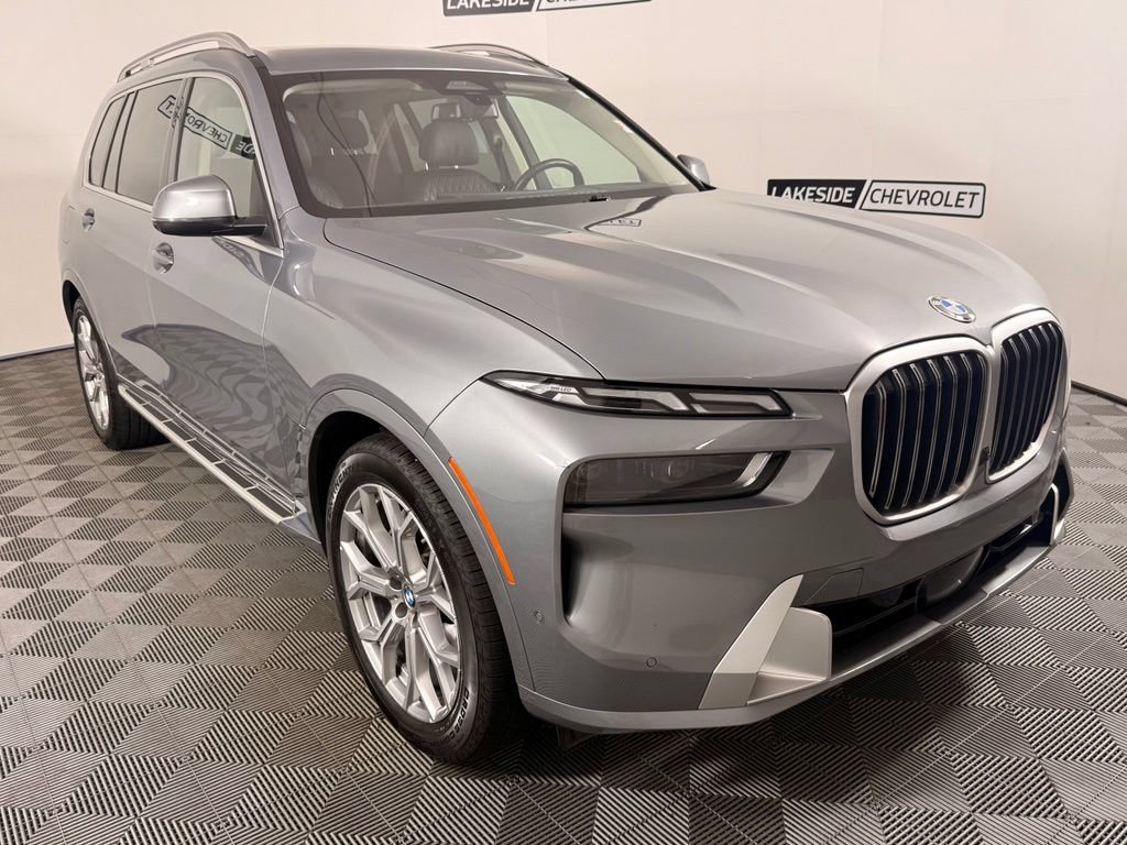 Used 2026 BMW X7 xDrive40i AWD/4WD image 8