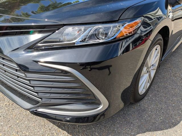 Used 2024 Toyota Camry LE FWD image 5