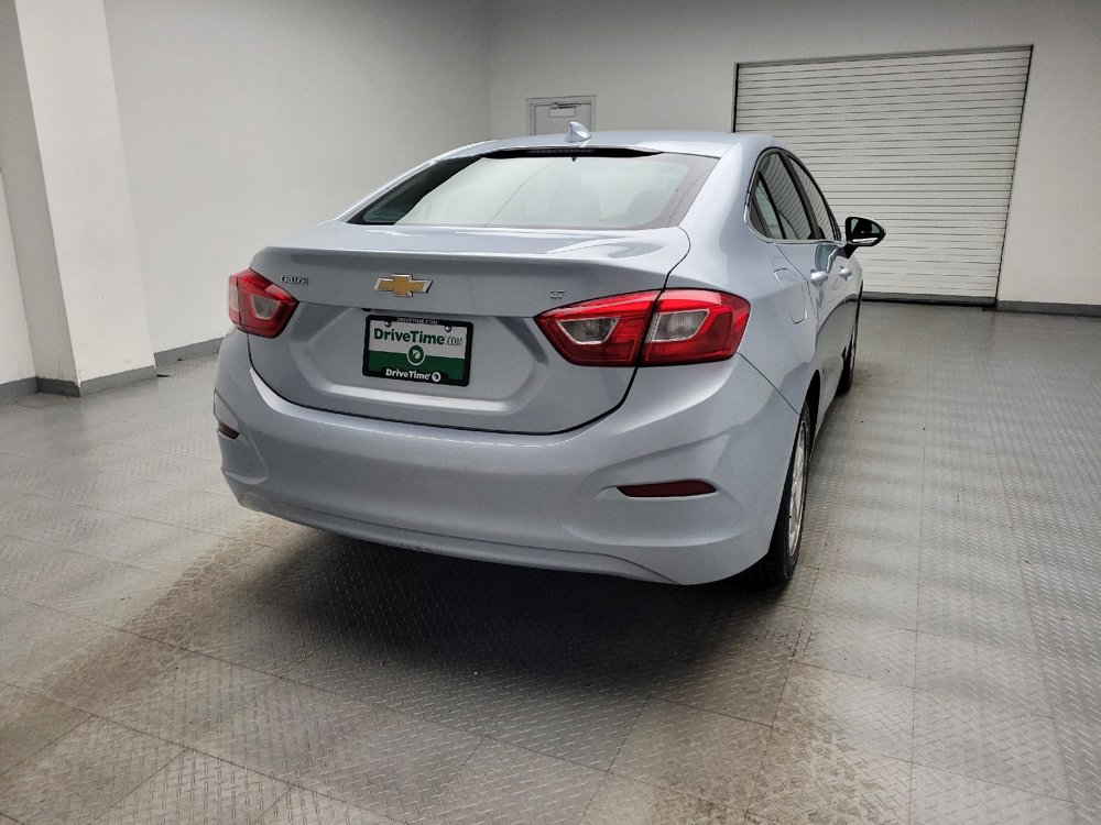 Used 2017 Chevrolet Cruze LT FWD image 7
