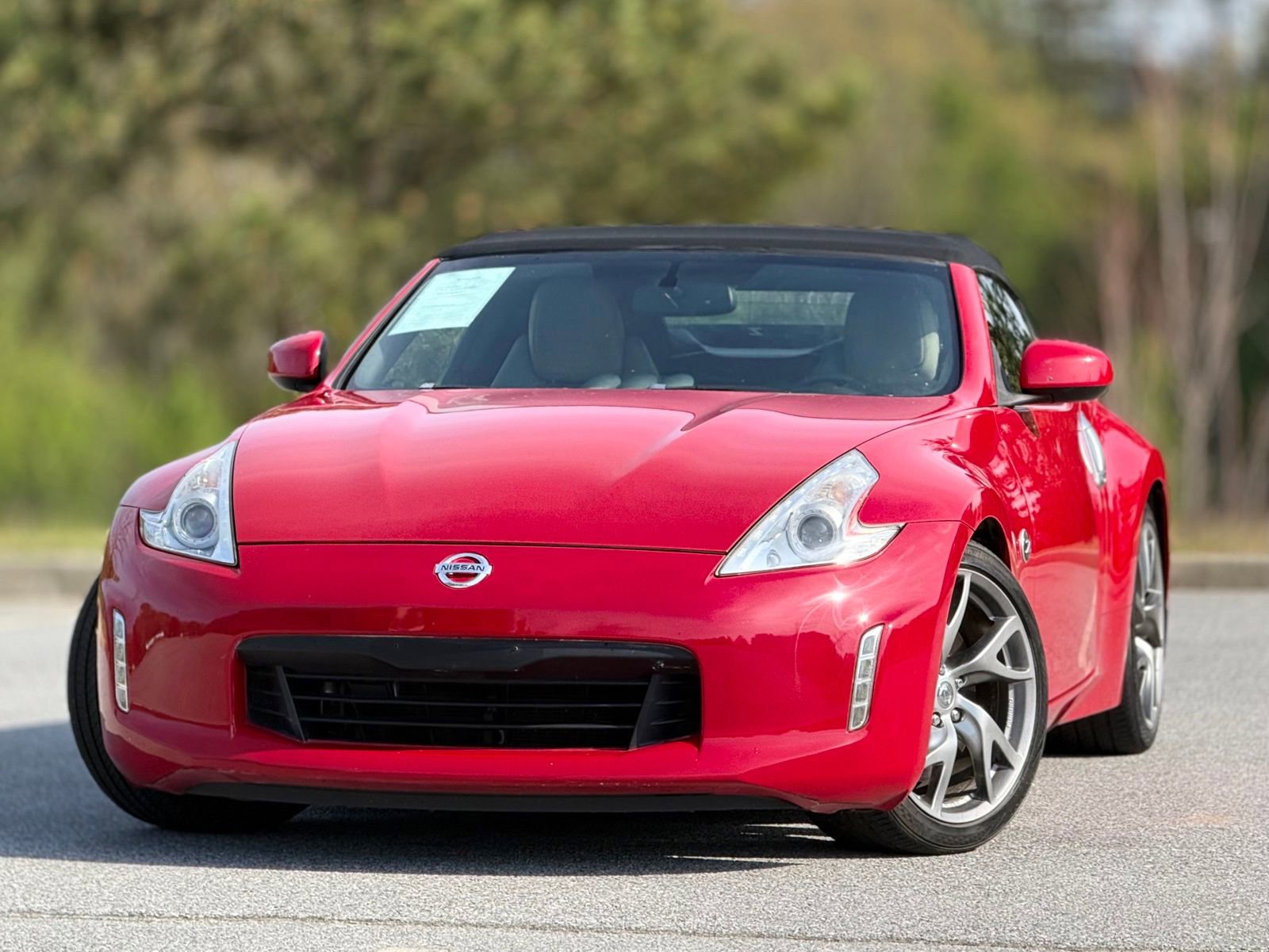 Used 2017 Nissan 370Z Touring Sport RWD image 2