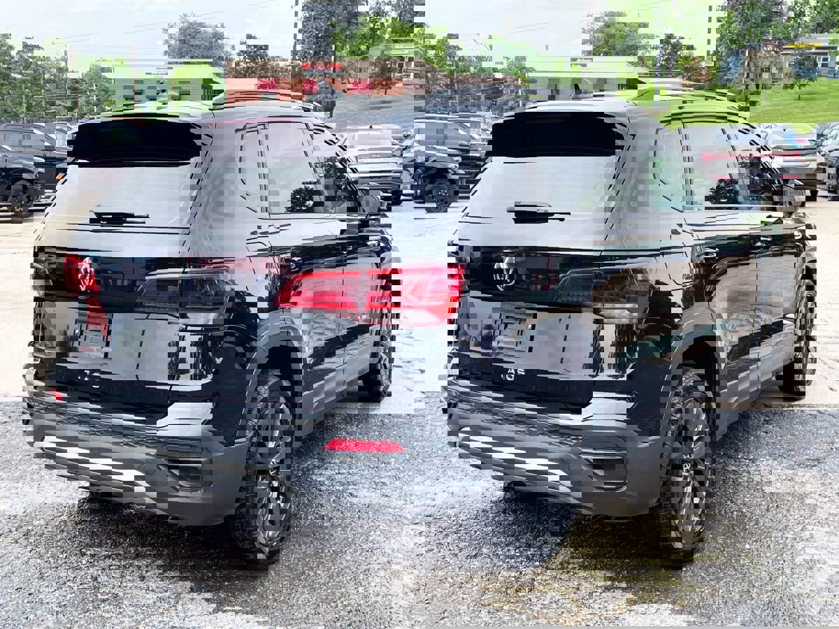 Used 2022 Volkswagen Taos S image 6