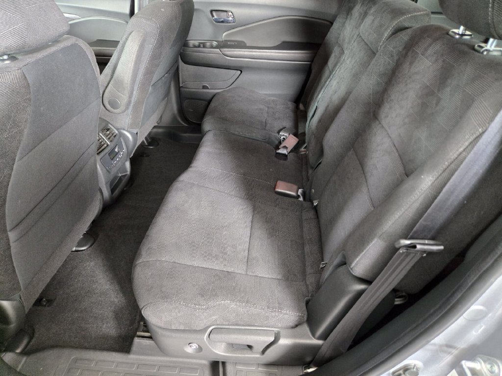 Used 2022 Honda Pilot Sport image 17