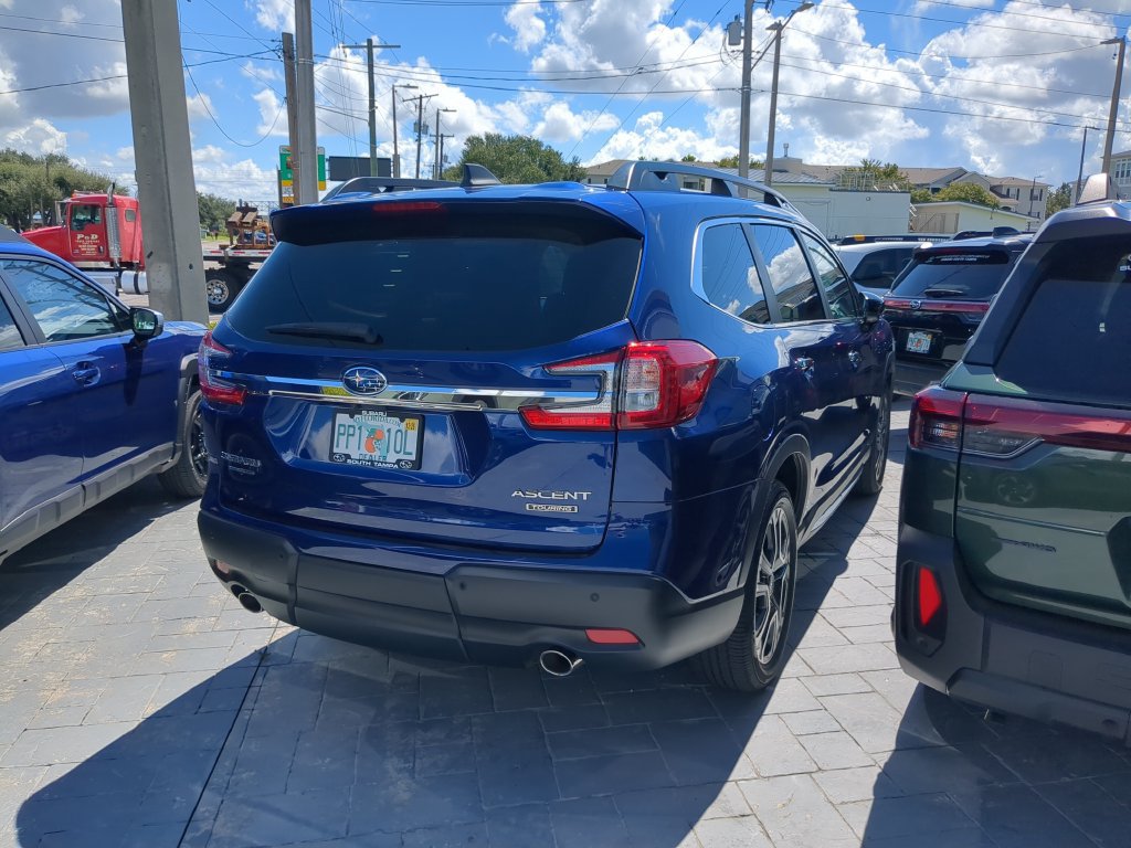 Used 2026 Subaru Ascent Touring AWD/4WD image 5
