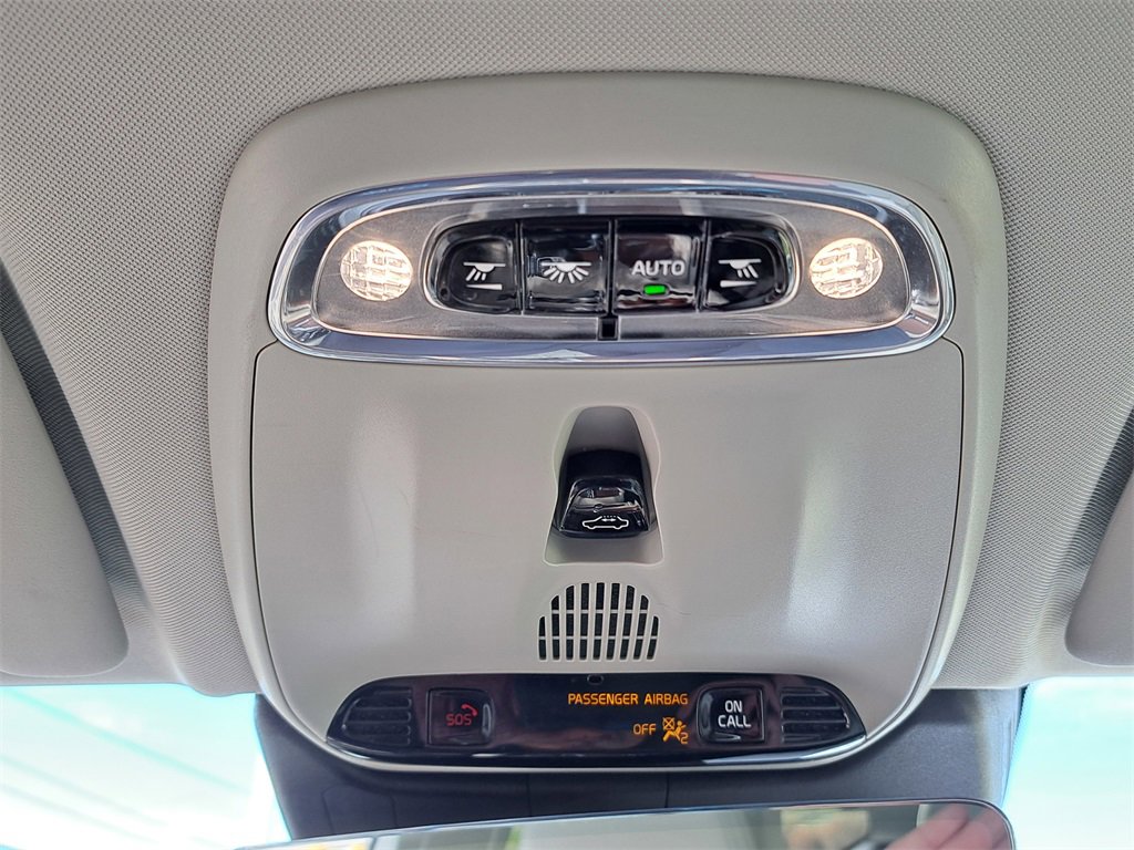 Used 2020 Volvo XC60 T5 Inscription w/ Protection Package image 18