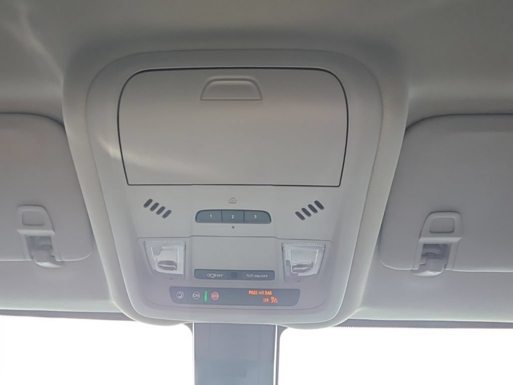 Used 2024 Chevrolet Equinox Premier FWD image 34