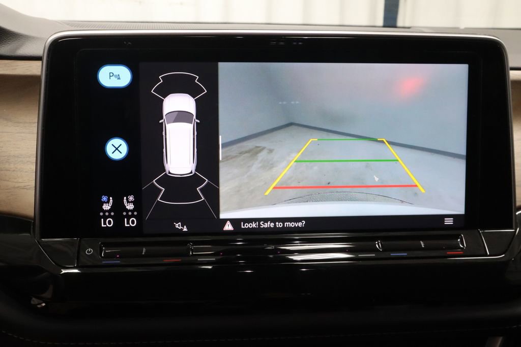 Used 2025 Volkswagen Atlas SE FWD image 3