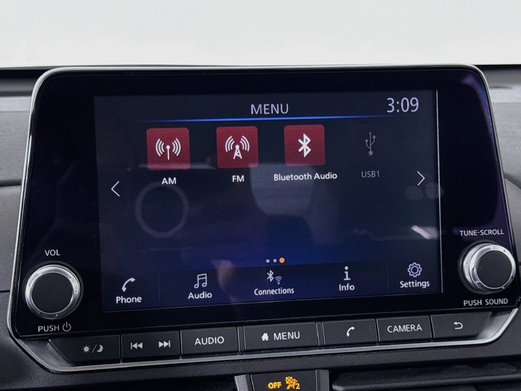 Used 2024 Nissan Altima 2.5 SV FWD image 32