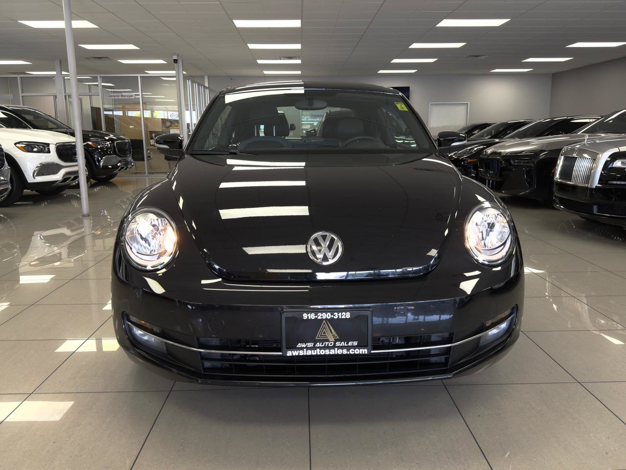 Used 2012 Volkswagen Beetle 2.0T FWD image 2