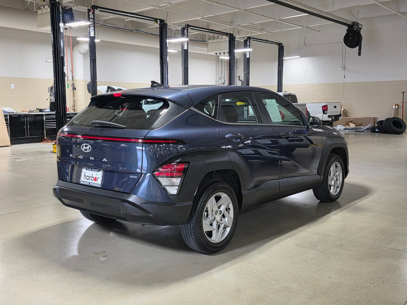 Used 2024 Hyundai Kona SE AWD/4WD image 7