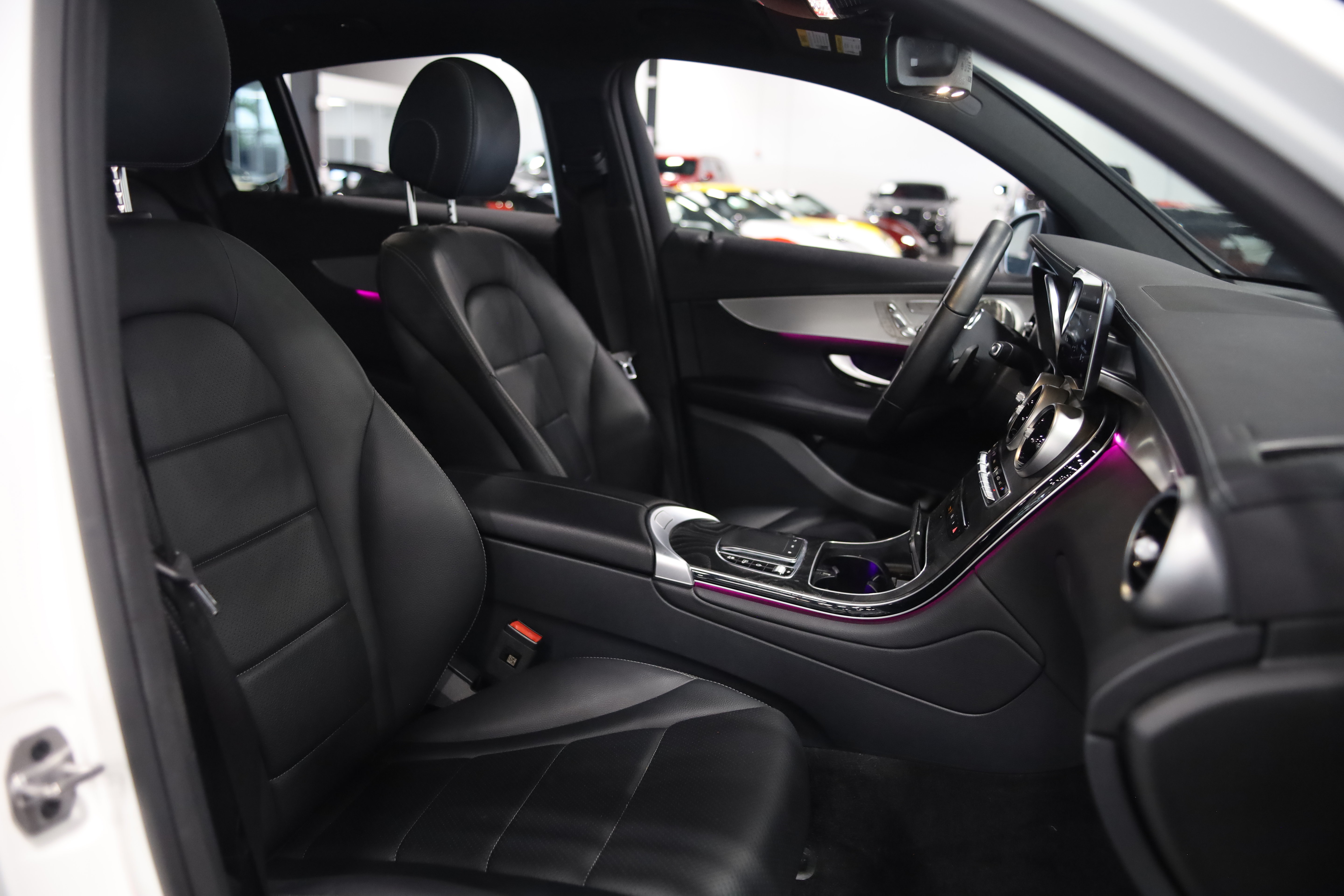 Used 2023 Mercedes-Benz GLC 300 4MATIC Coupe image 37