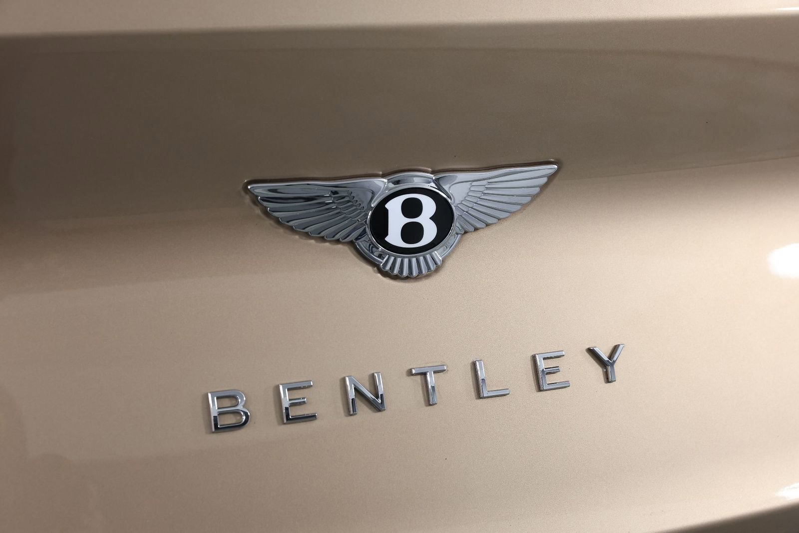 Used 2023 Bentley Bentayga image 15