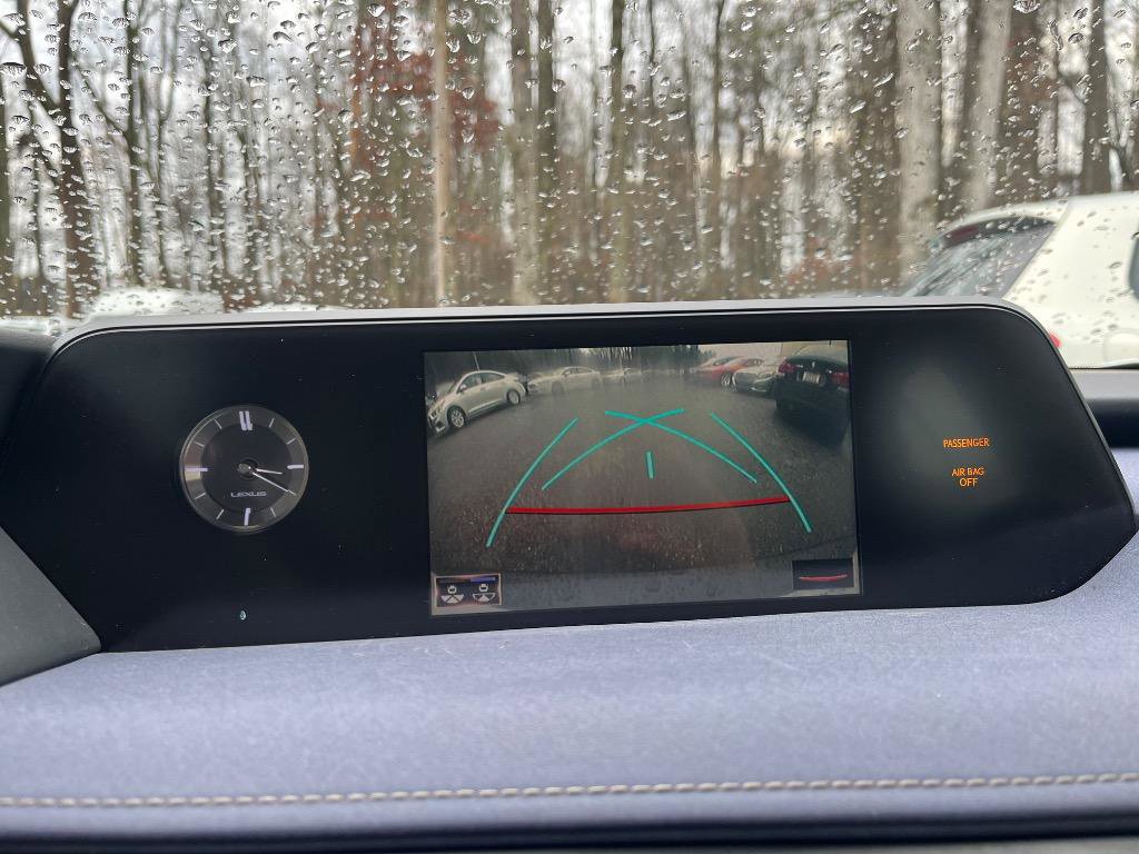 Used 2021 Lexus UX 200 w/ Premium Package image 24