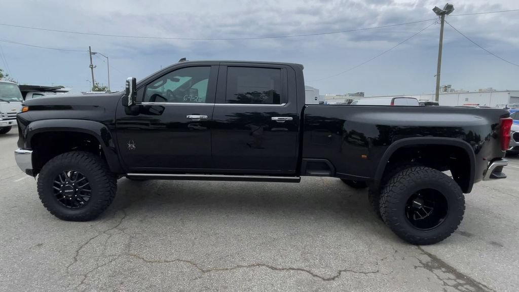 New 2026 Chevrolet Silverado 3500 LTZ w/ LTZ Plus Package AWD/4WD image 7