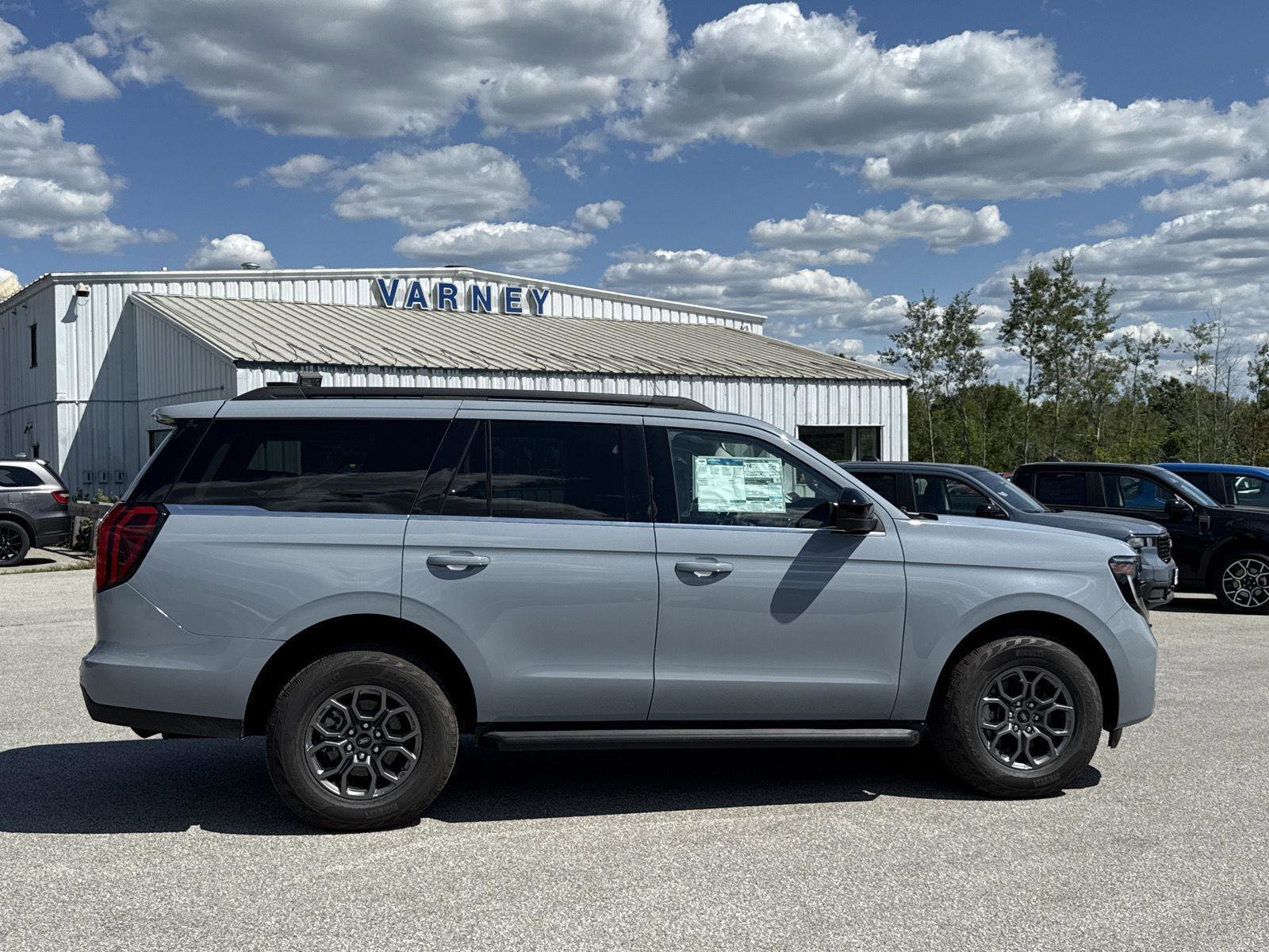 New 2025 Ford Expedition Active image 4