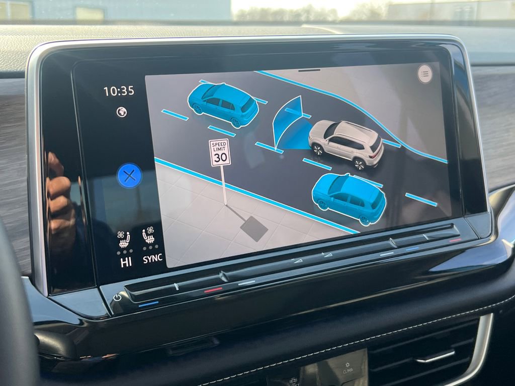 Certified 2025 Volkswagen Atlas SEL image 25