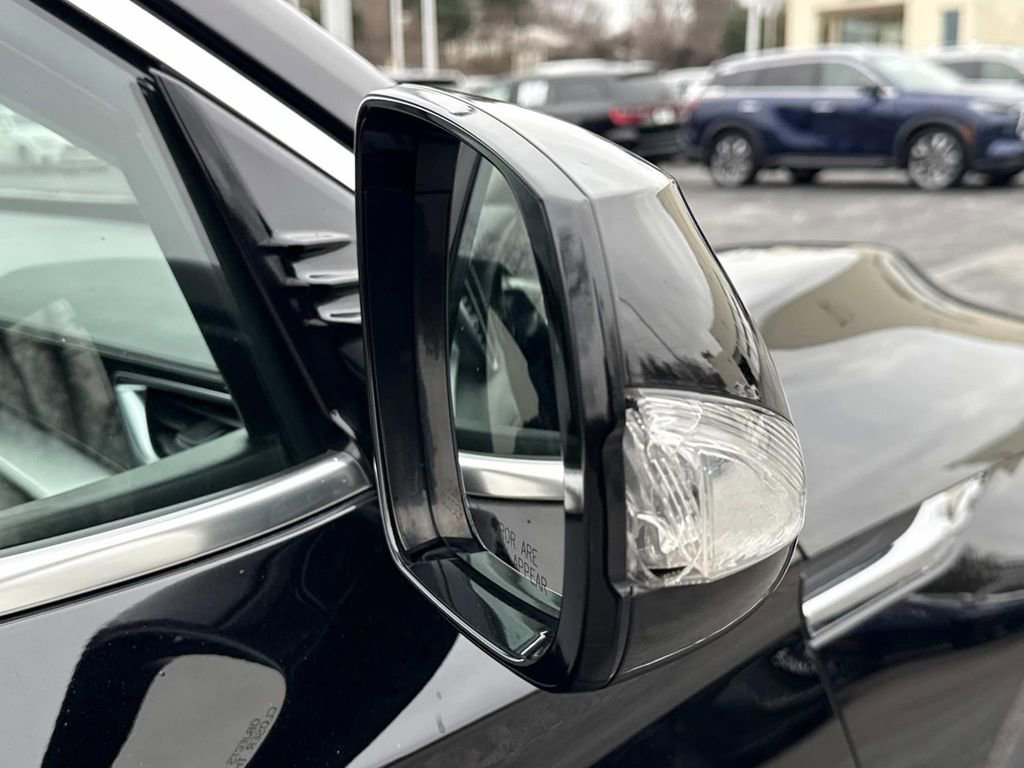 Used 2019 INFINITI QX50 Essential w/ Premium Heat Package image 27