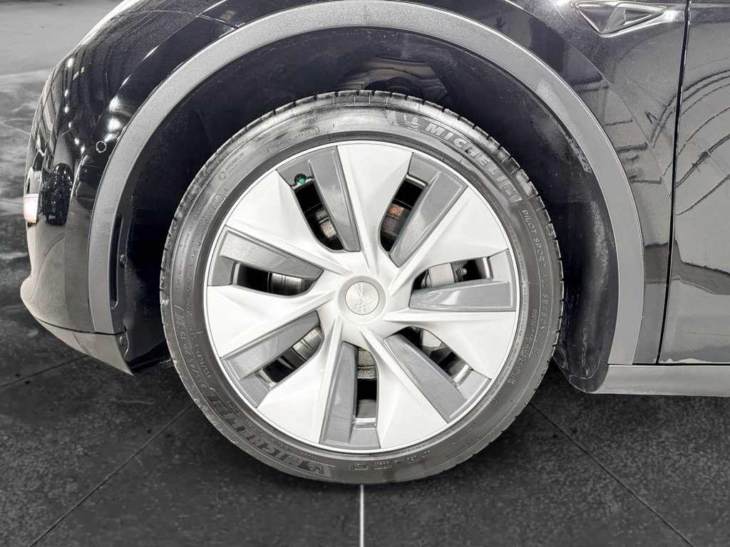 Used 2020 Tesla Model Y Long Range image 29